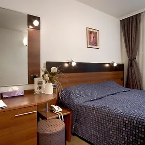 3* Отель Forum - Free Parking